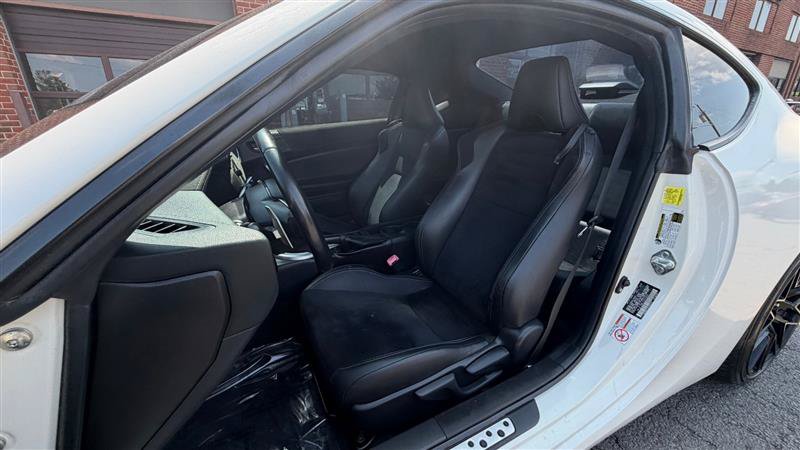 Used 2018 Toyota 86 RWD image 18