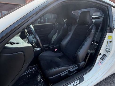 Used 2018 Toyota 86 RWD image 18
