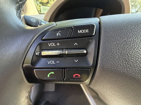 Used 2017 Hyundai Ioniq Limited FWD image 18
