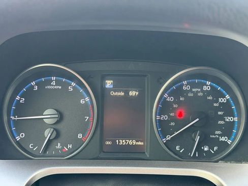 Used 2018 Toyota RAV4 LE w/ All Weather Liner Package image 21