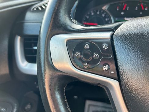 Used 2024 GMC Terrain SLT image 20