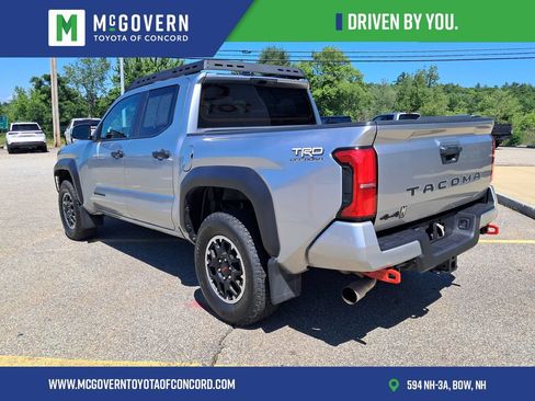 Used 2025 Toyota Tacoma TRD Off-Road AWD/4WD image 5
