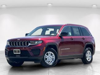 New 2025 Jeep Grand Cherokee Laredo w/ Luxury Tech Group I RWD video 2