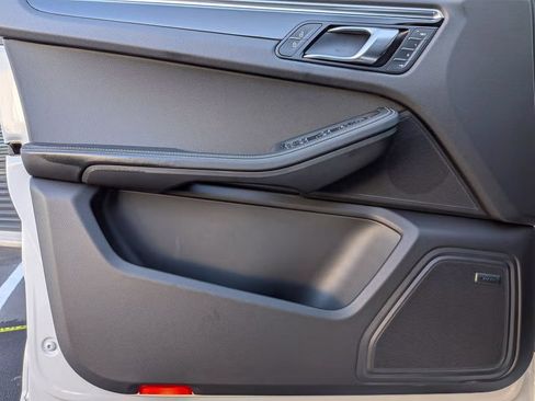 Certified 2026 Porsche Macan AWD/4WD image 14