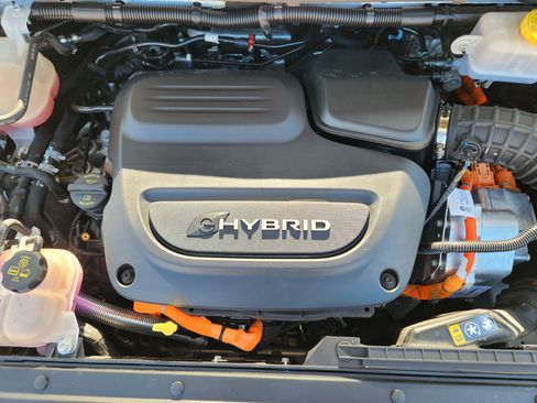 Used 2022 Chrysler Pacifica Limited image 31