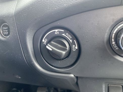 Used 2023 Nissan Frontier SV w/ Technology Package image 23