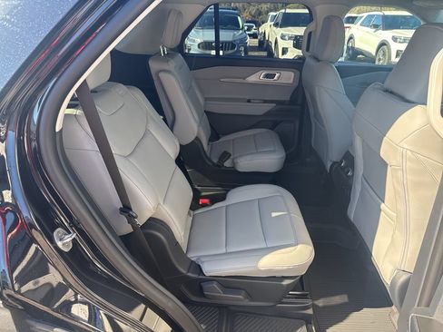 New 2026 Ford Explorer Active w/ Active Comfort Package RWD image 10