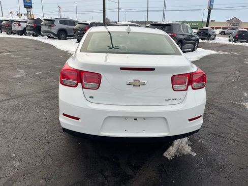 Used 2016 Chevrolet Malibu LT image 4
