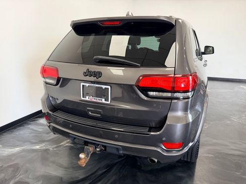 Used 2017 Jeep Grand Cherokee Altitude AWD/4WD image 6