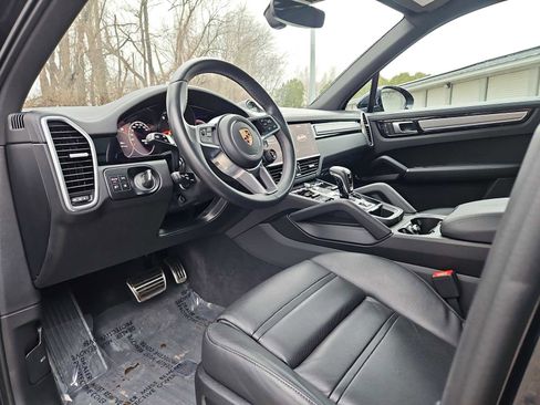 Certified 2023 Porsche Cayenne S AWD/4WD image 11