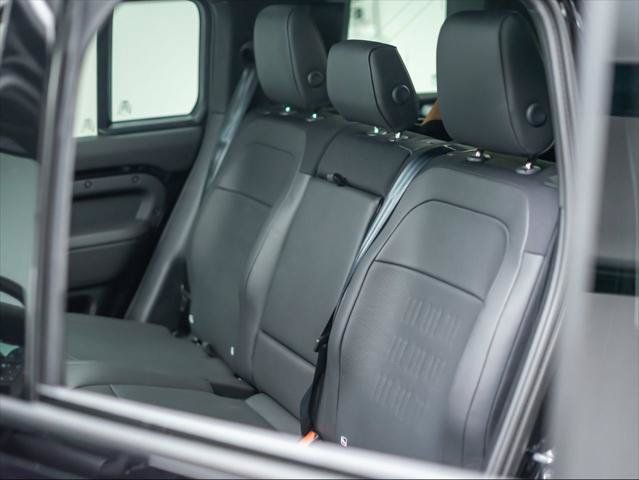 New 2026 Land Rover Defender 110 OCTA AWD/4WD image 17