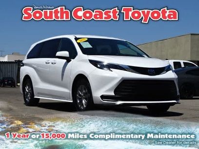 Used 2025 Toyota Sienna LE