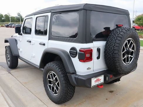 New 2025 Jeep Wrangler Unlimited Rubicon image 21