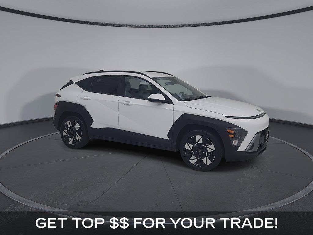 Used 2025 Hyundai Kona SEL FWD image 2