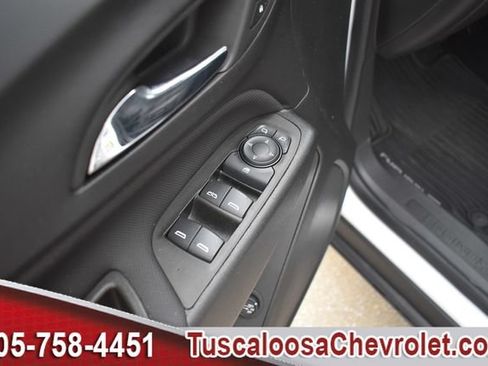 Used 2023 Chevrolet Equinox RS FWD image 18