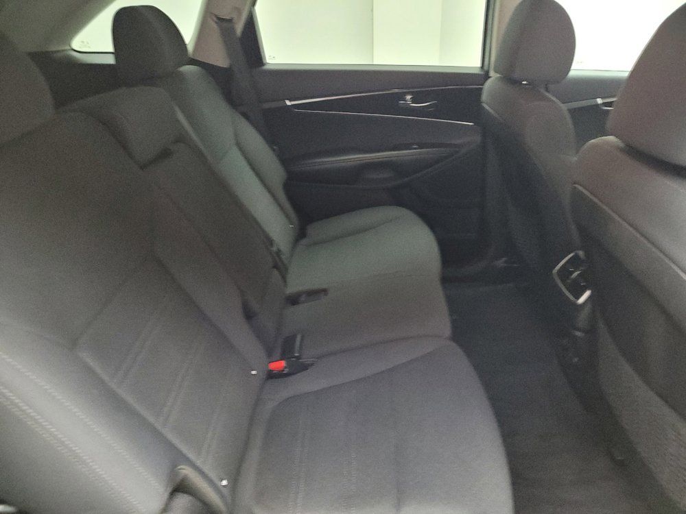 Used 2019 Kia Sorento AWD V6 image 19