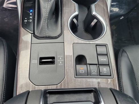 Used 2023 Toyota Highlander Limited image 24