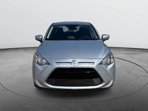 Used 2017 Toyota Yaris iA image 3