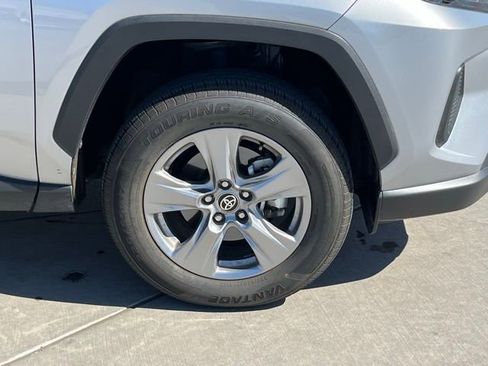 Used 2025 Toyota RAV4 XLE image 6