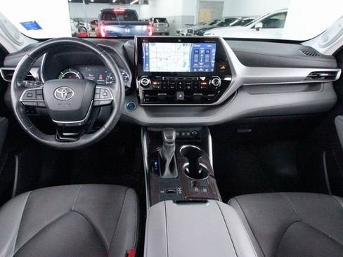 Used 2020 Toyota Highlander Limited Platinum image 6