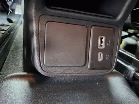 Used 2023 Buick Encore GX Select w/ Sport Touring Package AWD/4WD image 28