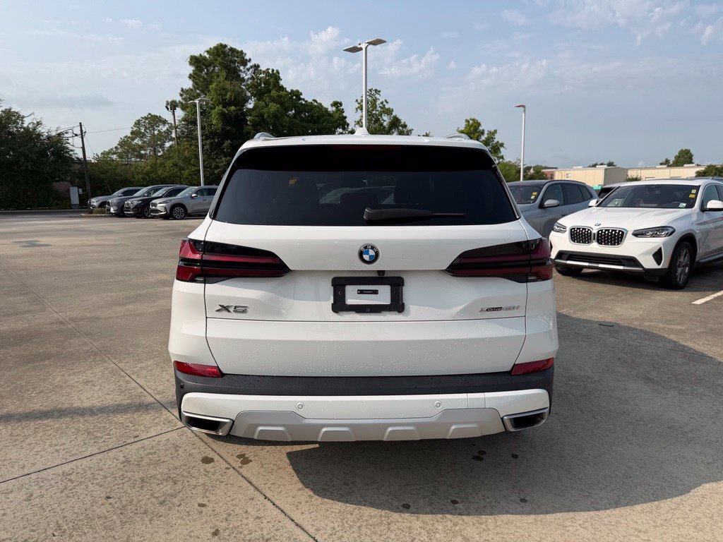 Certified 2024 BMW X5 xDrive40i w/ Premium Package AWD/4WD image 4