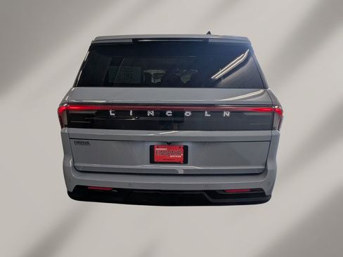 New 2025 Lincoln Navigator Reserve image 35