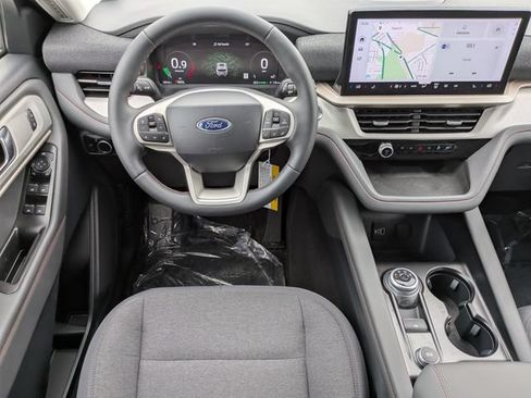 Certified 2026 Ford Explorer Active RWD image 16
