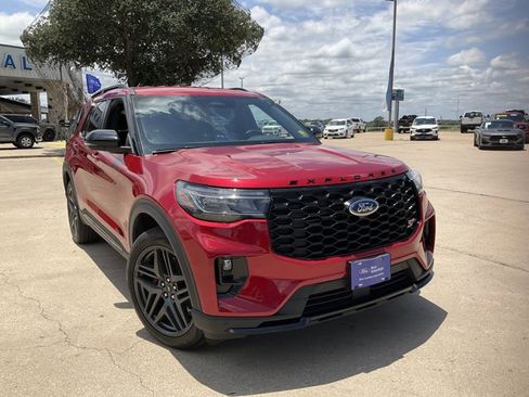 Used 2025 Ford Explorer ST AWD/4WD image 24