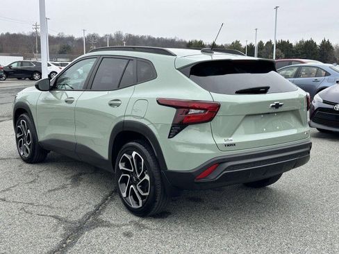 Used 2024 Chevrolet Trax RS w/ Driver Confidence Package image 3