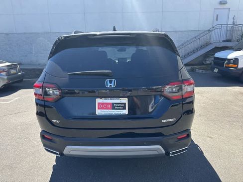 Certified 2023 Honda Pilot Touring image 19