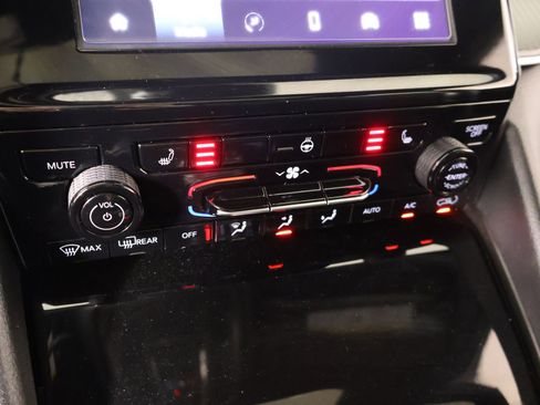 Used 2024 Jeep Grand Cherokee Altitude AWD/4WD image 7