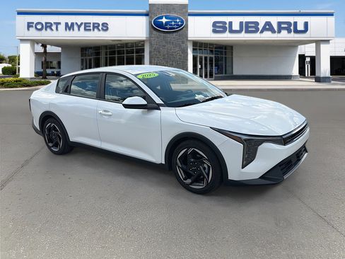 Used 2025 Kia K4 EX image 1