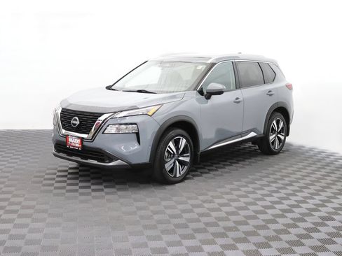 Used 2023 Nissan Rogue SL w/ SL Premium Package AWD/4WD image 3