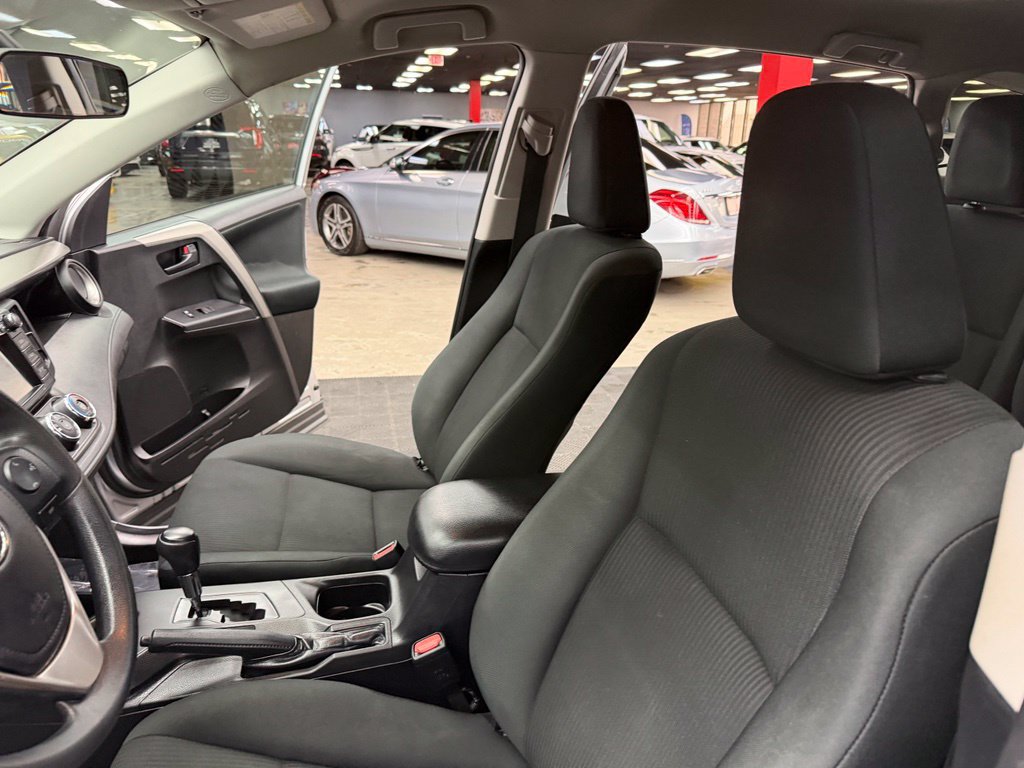 Used 2016 Toyota RAV4 LE FWD image 34