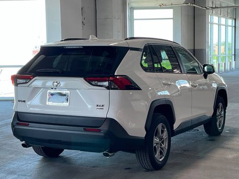 Used 2025 Toyota RAV4 XLE AWD/4WD image 11