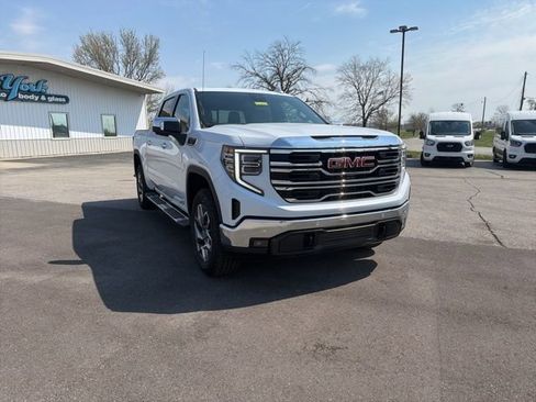New 2026 GMC Sierra 1500 SLT image 4