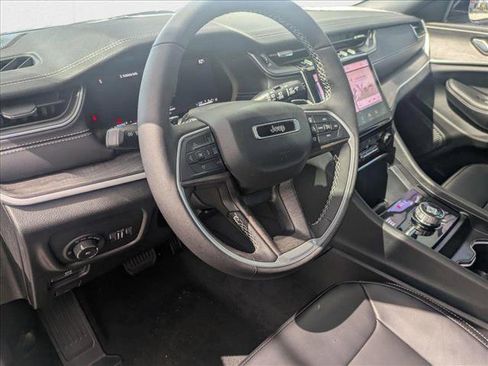 New 2025 Jeep Grand Cherokee Limited image 8