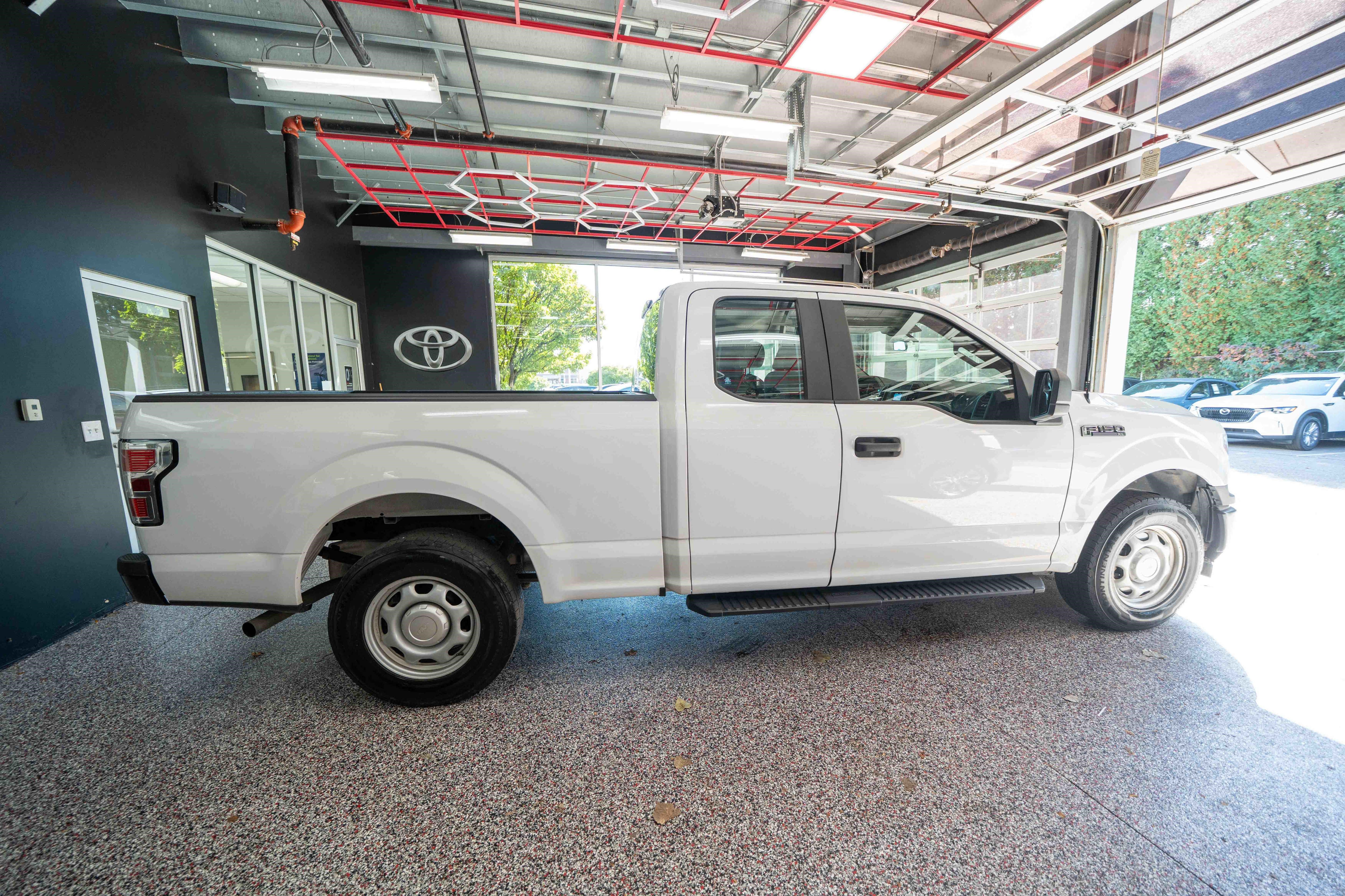 Used 2020 Ford F150 XL w/ Equipment Group 101A Mid RWD image 4