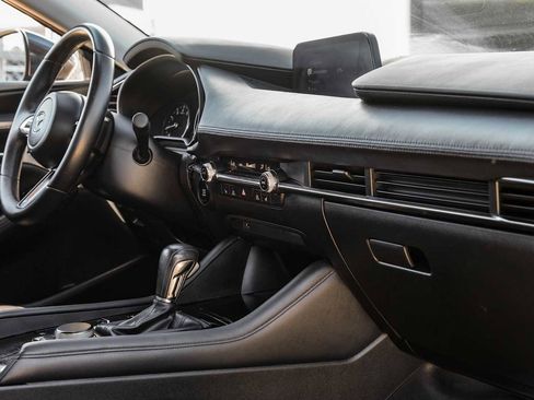 Used 2019 MAZDA MAZDA3 Sedan w/ Preferred Package image 13