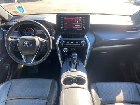 Used 2021 Toyota Venza XLE w/ Softex Package image 8