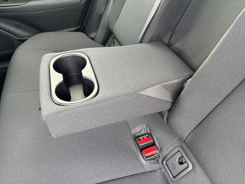 New 2026 Toyota Prius Plug-In Hybrid FWD image 33