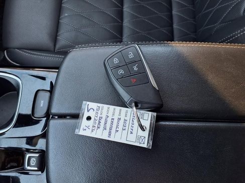 Certified 2023 Buick Envision Avenir image 12