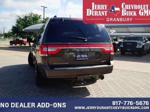 Used 2016 Lincoln Navigator Reserve AWD/4WD image 6