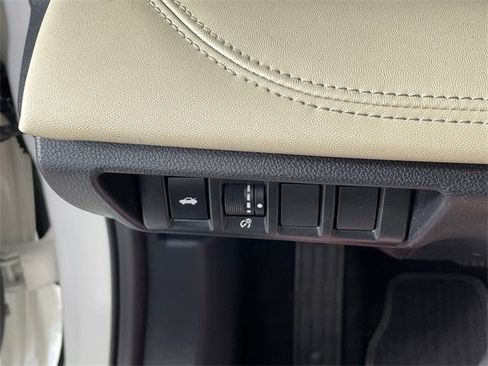 Used 2022 Subaru Legacy Limited image 16