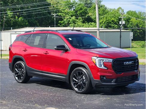 Used 2024 GMC Terrain SLT w/ Tech Package AWD/4WD image 10
