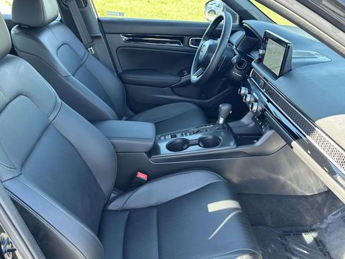 Used 2025 Honda Civic Sport Touring image 9