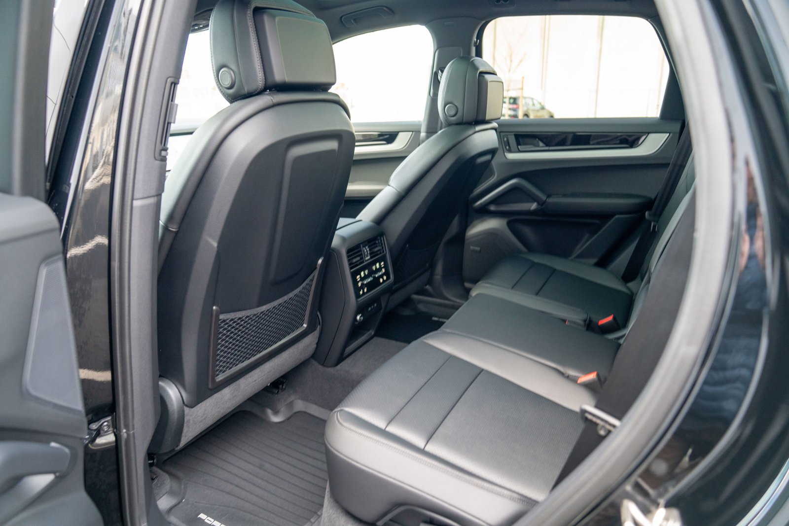 Certified 2026 Porsche Cayenne AWD/4WD image 22