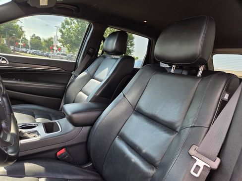 Used 2019 Jeep Grand Cherokee Limited RWD image 11