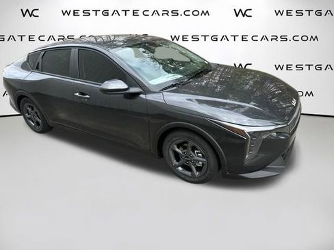 New 2025 Kia K4 LXS image 11